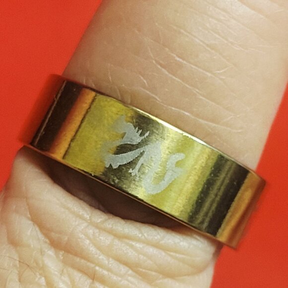 Stainless Steel Wide Band White Dragon Engraved Ring Size 21 Gold Tone Unisex - Picture 11 of 11